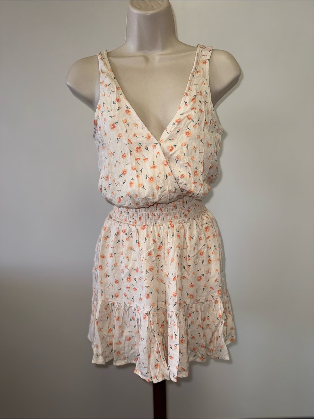 NWT American Eagle (XS) Brand New Cream Romper with Orange Floral Pattern
